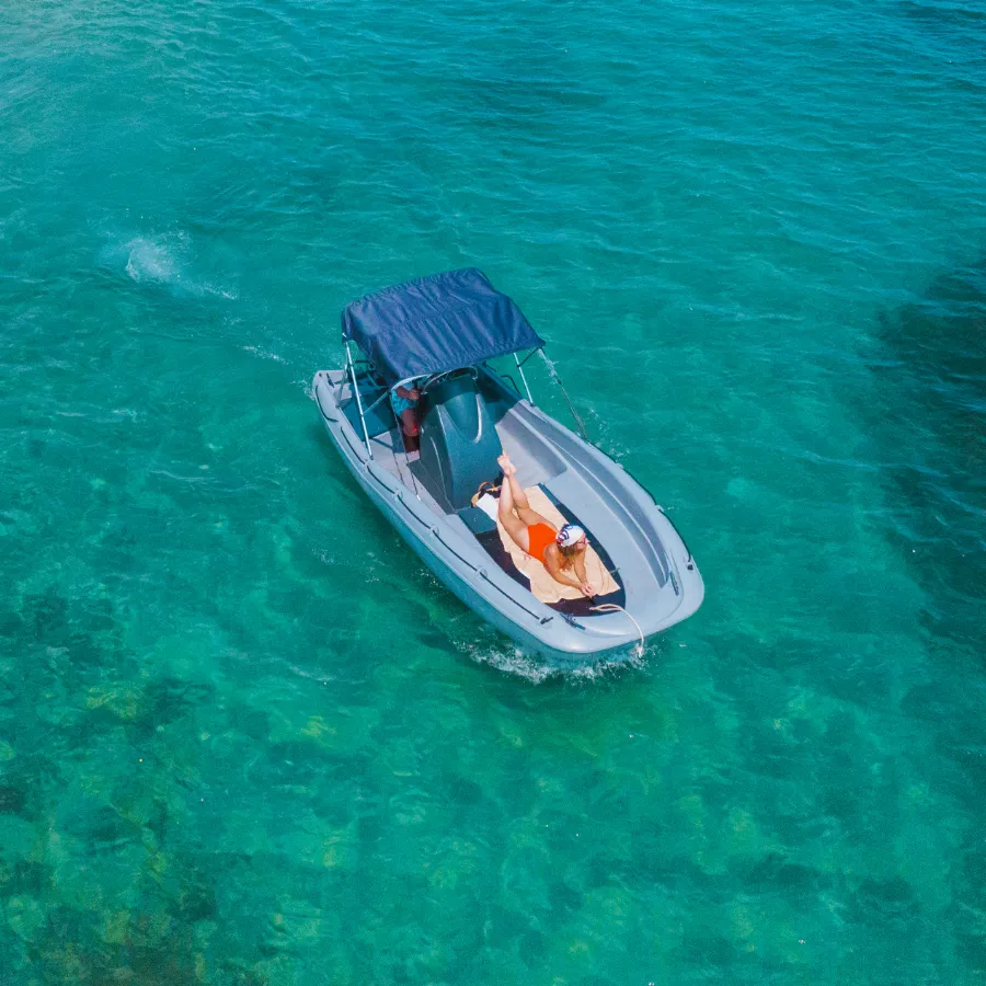 Bateau sans permis à Grimaud