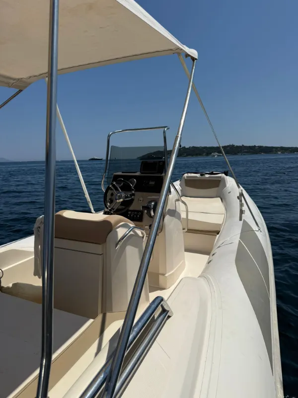 Location bateau avec permis à Grimaud
