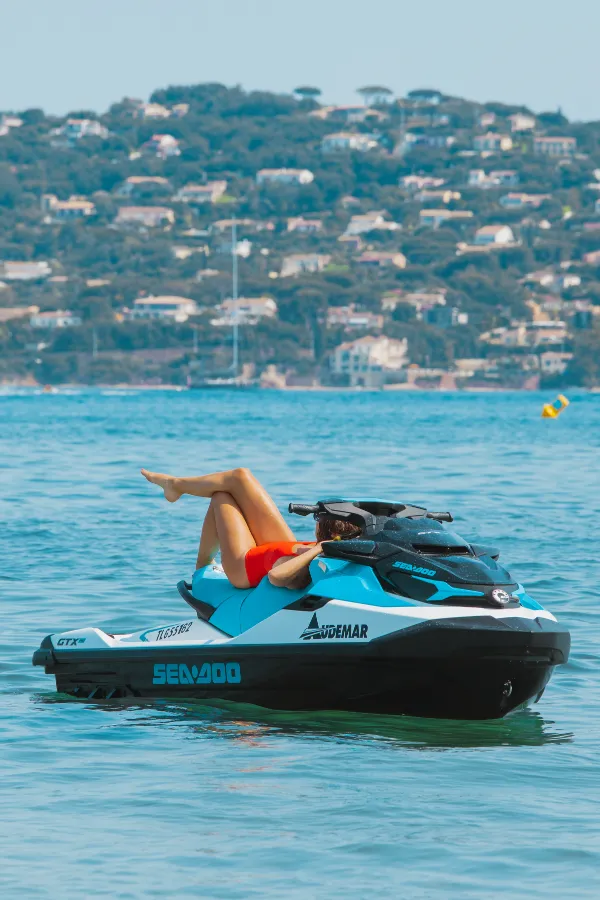 Activité nautique près de Saint-Tropez